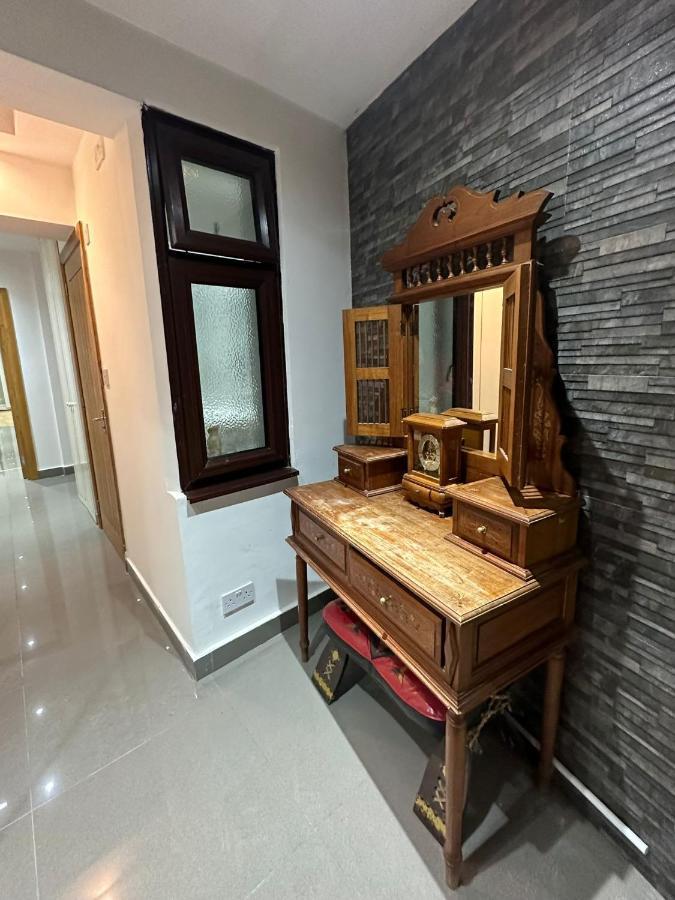 Relaxing Room In Spacious House London Bagian luar foto